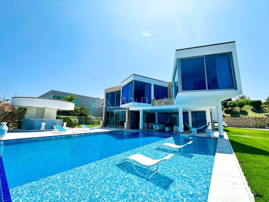 Casa de cinema com vista panorâmica do mar em condomínio fechado. (Aceita PERMUTA por imóvel de meno