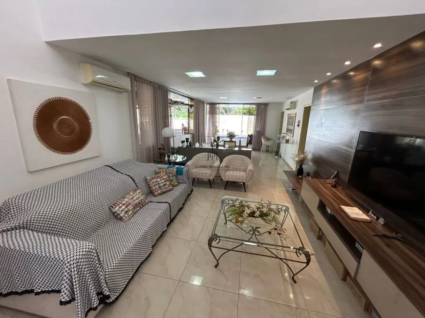 CASA EM CONDOMINIO FECHADO - BAIRRO ANTARES