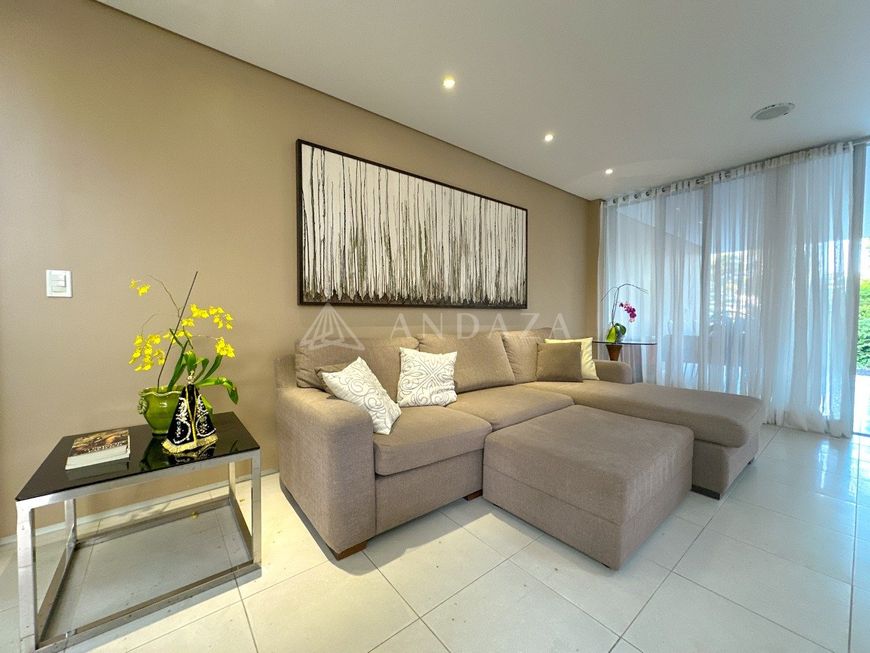 Essa casa irá lhe surpreender! Ampla casa com 5 suítes no Aldebaran Ômega