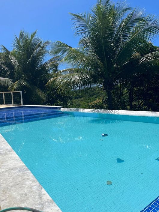 Linda Casa à venda em Condomínio Fechado em Maceió-Al, com 3 Pavimentos e Vista Deslumbrante p o Mar
