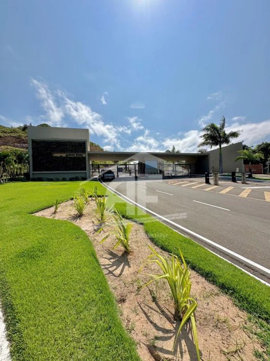 Ótimo lote nascente em condomínio de alto padrão - Condomínio Green Park.
