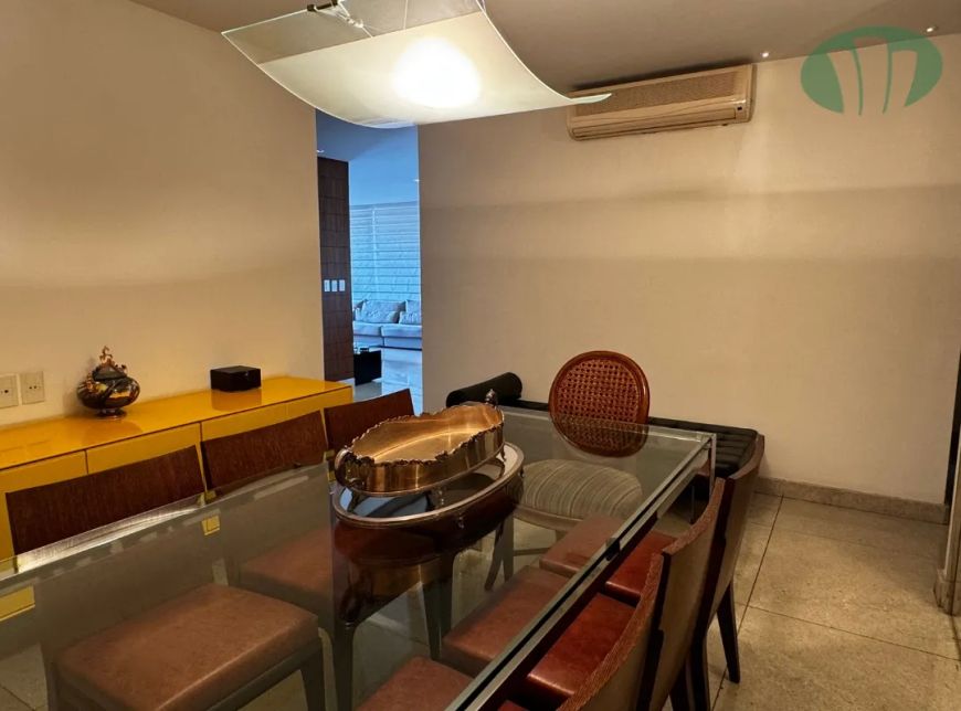 Imóvel para venda possui 187 metros quadrados com 4 quartos em Pajuçara - Maceió - AL