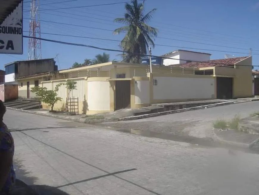 Vendo ótima residência, localizada no bairro do Feitosa, Maceió - AL