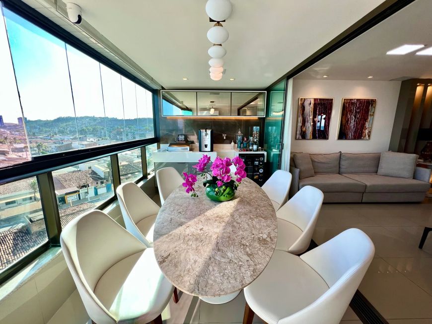 Belíssimo apartamento beira mar - Edf. Evolution - 137 m², 3 Suítes, mobiliado de porteira fechada.