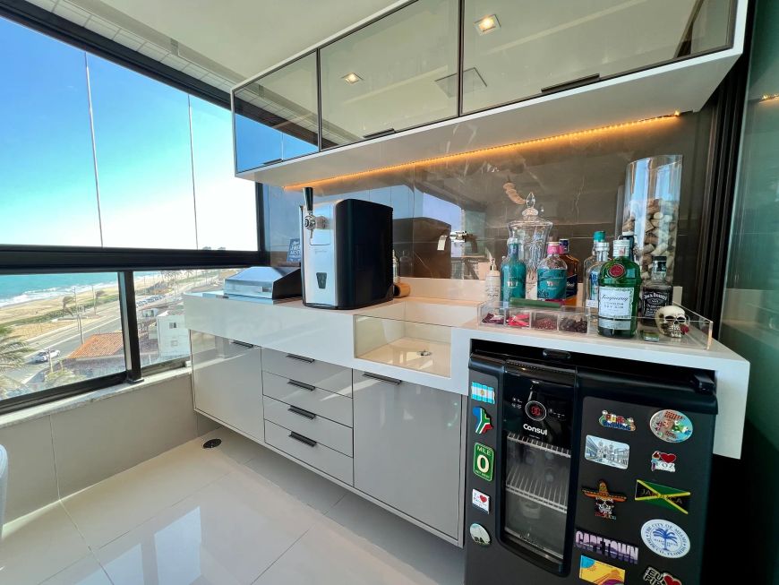 Belíssimo apartamento beira mar - Edf. Evolution - 137 m², 3 Suítes, mobiliado de porteira fechada.