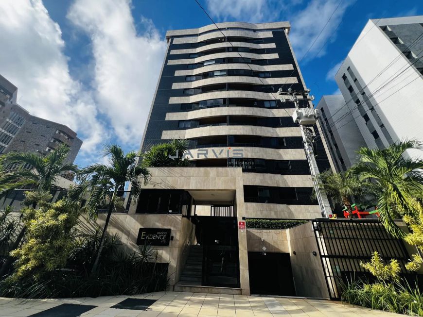 Cobertura Duplex com 4 suítes e piscina privativa com 313m2 na Ponta Verde