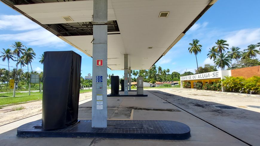 Área com Posto de Combustível na Principal no Litoral Norte