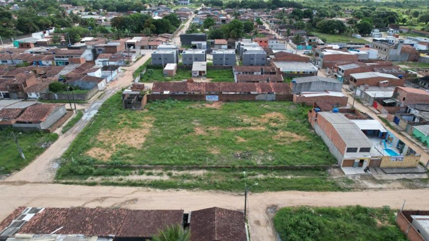 Imóvel para venda possui 2400 metros quadrados em Cidade Universitária - Maceió - AL