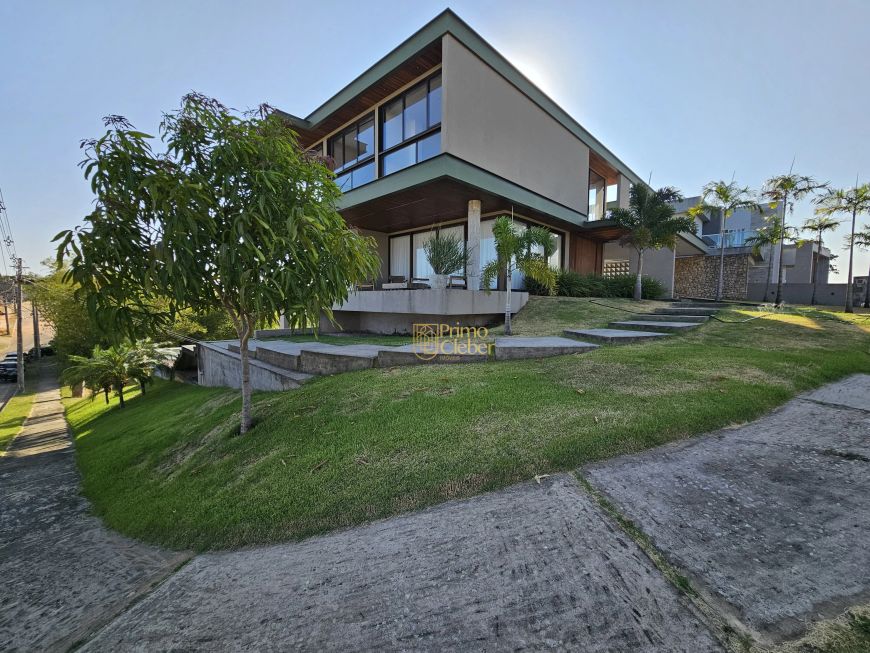Casa de luxo 4 Suítes À Venda no Condomínio Atlantis, Leia a descrição!