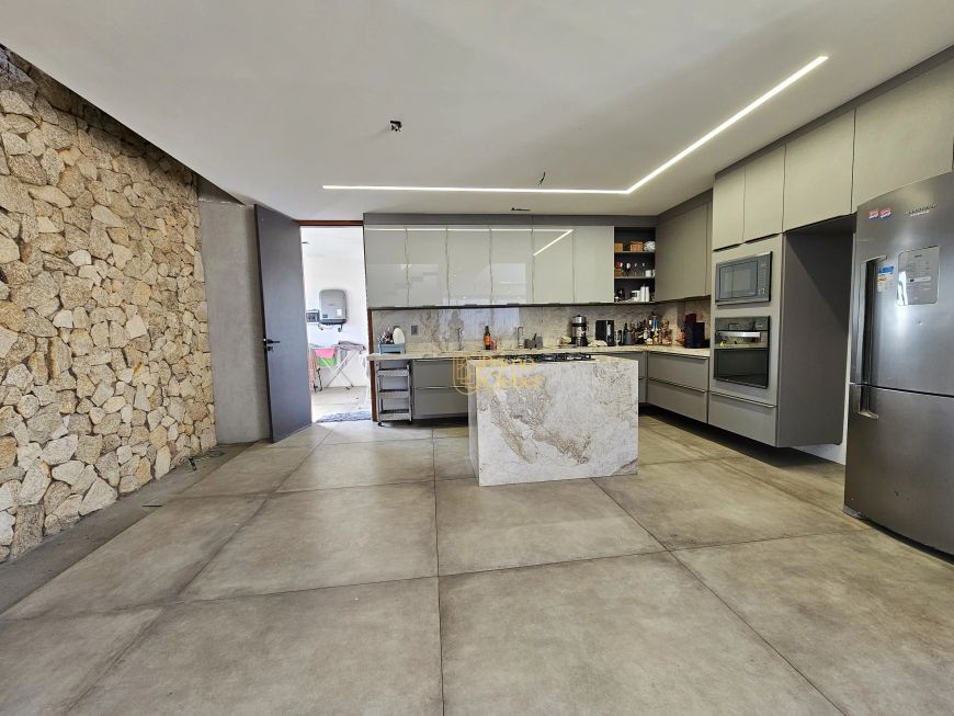 Casa de luxo 4 Suítes À Venda no Condomínio Atlantis, Leia a descrição!