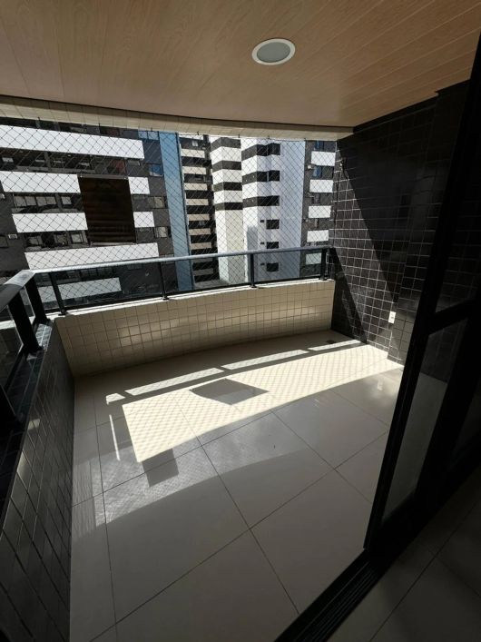 ALUGO | Apartamento no Ed. Chambèry (Ponta Verde)