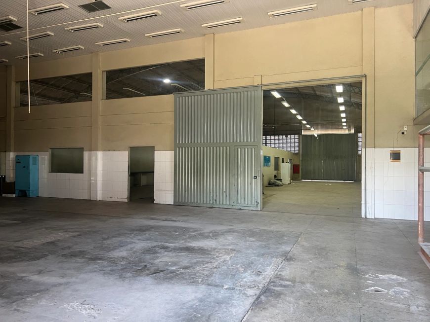 Imóvel Comercial Icônico – Antiga Sede de Jornal em Localização Estratégica!"