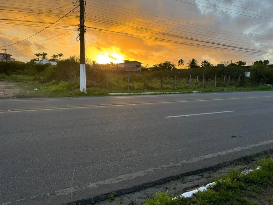 Terreno de esquina, nascente, na Principal da Santa Amélia ótimo para galpão