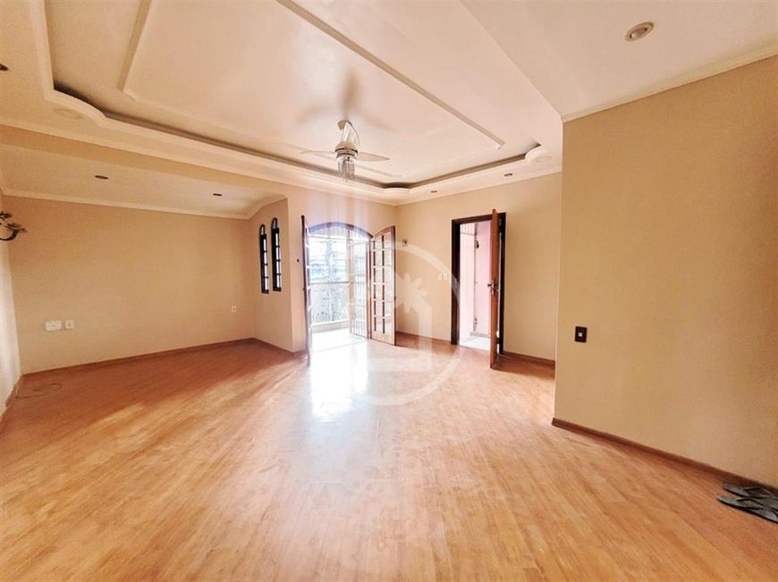 Casa 8 quartos, sendo 5 suítes