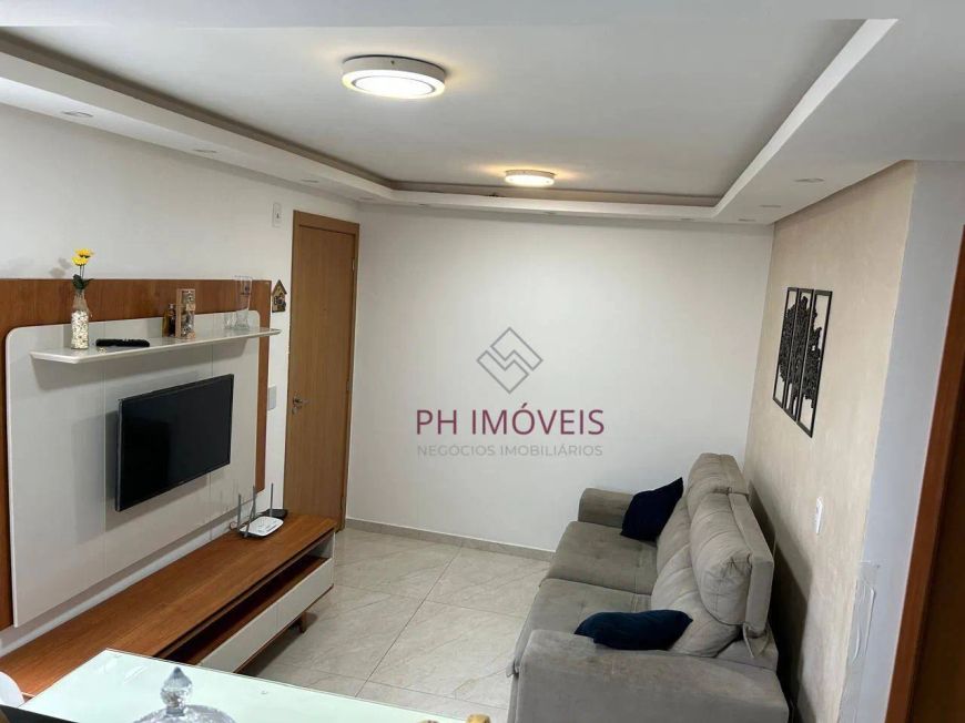 Apartamento com 2 dormitórios no Tabuleiro dos Martins - 42m²