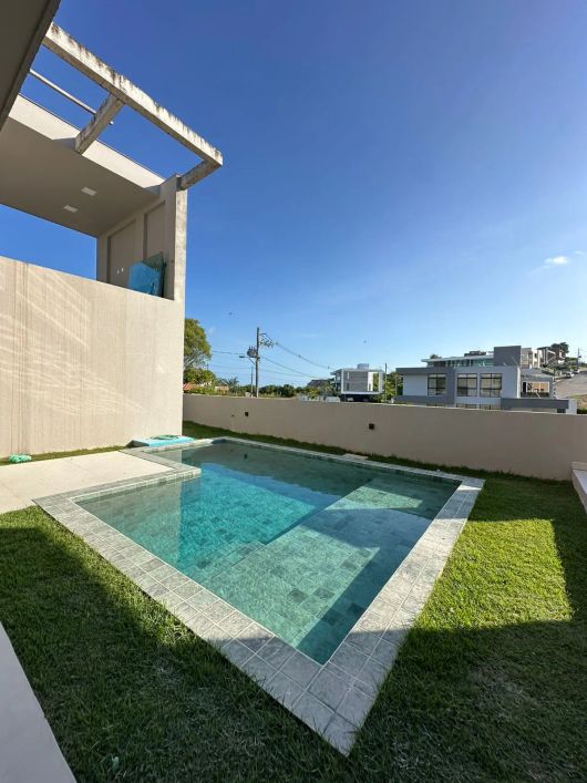 Casa de Alto Padrão no Condomínio Atlantis – Vista Mar Exclusiva