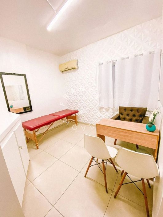 Prédio comercial à venda no bairro Farol 10 salas e 1 auditório