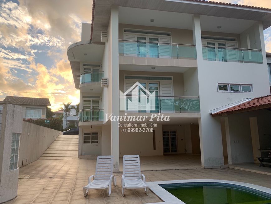 Casa de Condomínio para venda possui 500 metros quadrados e 5/4 em Jardim Petrópolis - Maceió - AL.