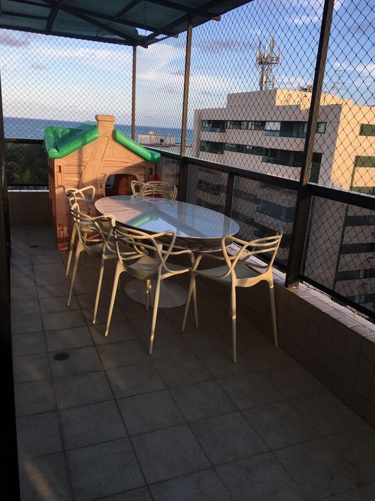 Cobertura para venda com 217 metros quadrados e 3 quartos em Mangabeiras - Maceió - AL.
