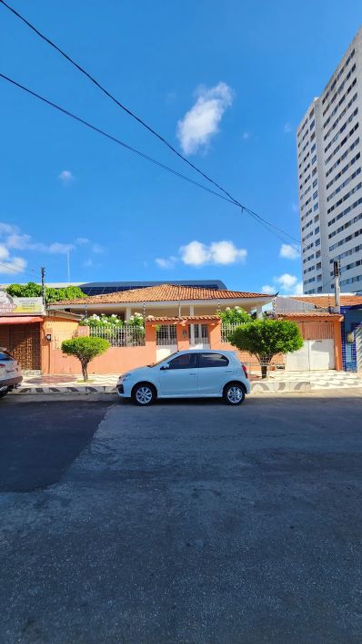 Excelente casa com 4 quartos e 2 suítes, em Gruta de Lourdes - Maceió - AL