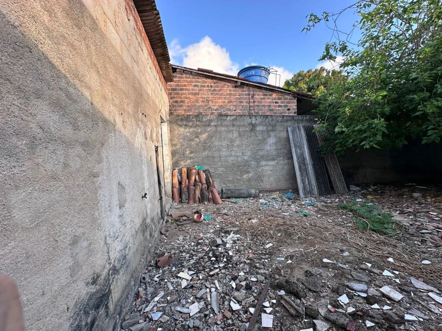 Ponto comercial e terreno medindo 7x45 em Santa Lúcia - Maceió - AL