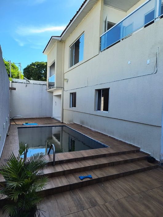 Casa para venda possui 280 metros quadrados com 4 quartos em Tabuleiro do Martins - Maceió - Alagoas