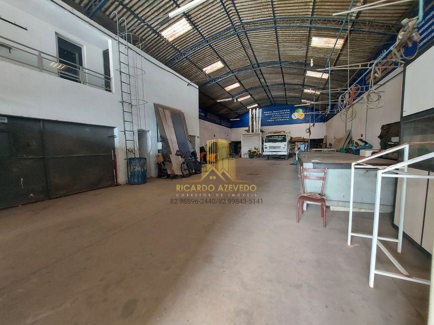 Galpão com 750m² (15x50), frente para Avenida Menino Marcelo, Antares