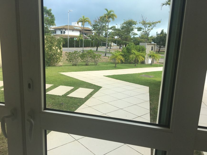 Casa de Condomínio para venda. Com 330 metros quadrados e 4 quartos em Garça Torta - Maceió - AL.