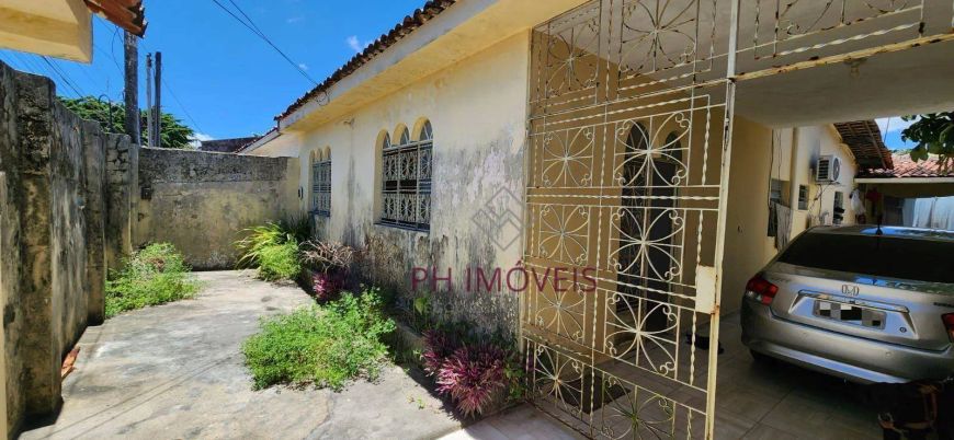 Casa com 3 dormitórios + DCE no Salvador Lyra (Tabuleiro dos Martins) - 200m²