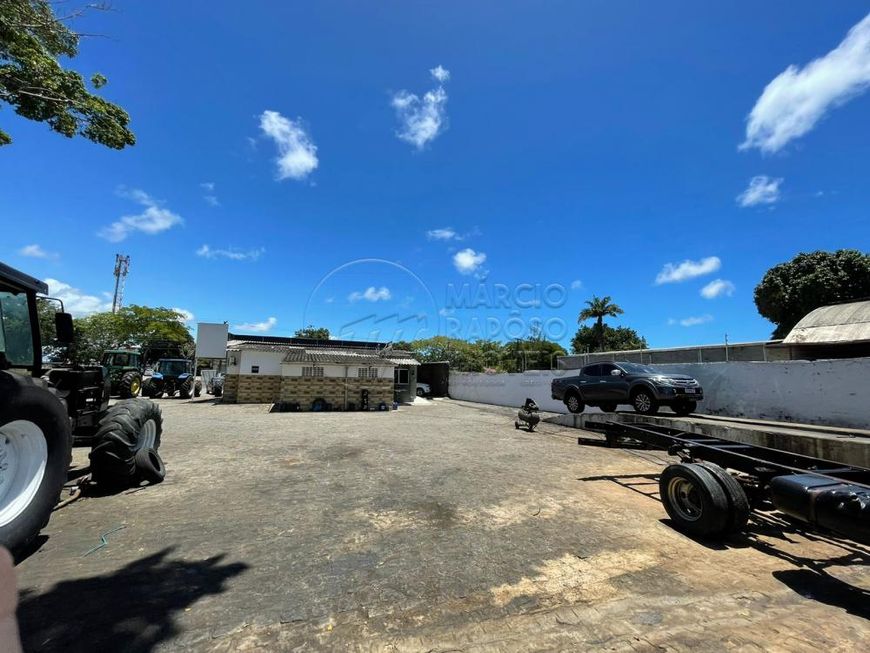 PONTO COMERCIAL COM ÁREA CONSTRUÍDA DE 3.000,00M² NO TABULEIRO DO MARTINS