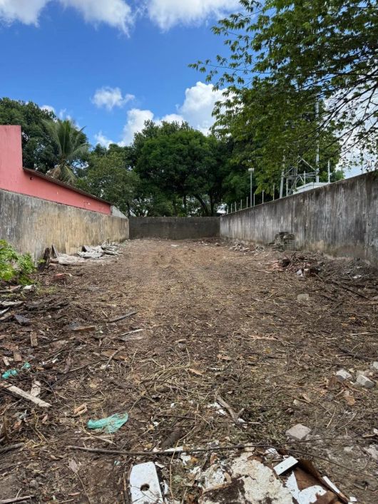 Terreno à venda no Salvador Lyra -Tabuleiro dos Martins 10x45
