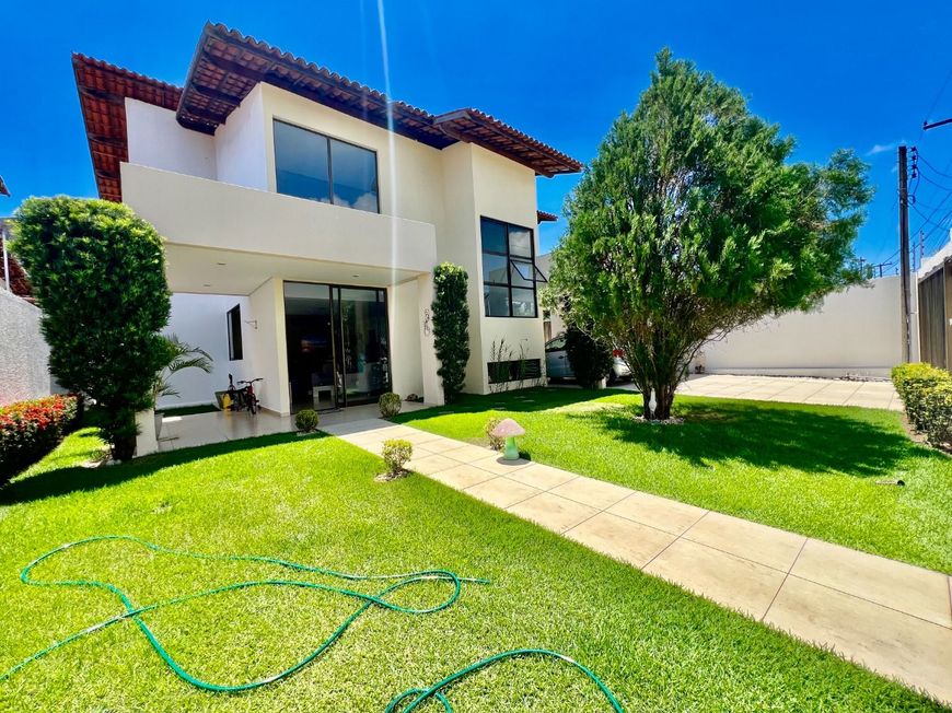 Casa Duplex em Condomínio Fechado com 4 dormitórios sendo 2 suítes uma delas reversível + DCE - 559m