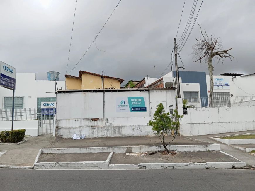 Área comercial vizinho ao Núcleo Jurídico do CESMA - Íris Alagoense