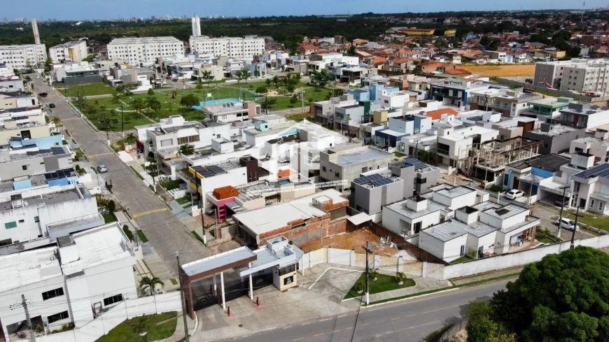 Excelente lote com 240m² totalmente nascente - Condomínio Jardim América.