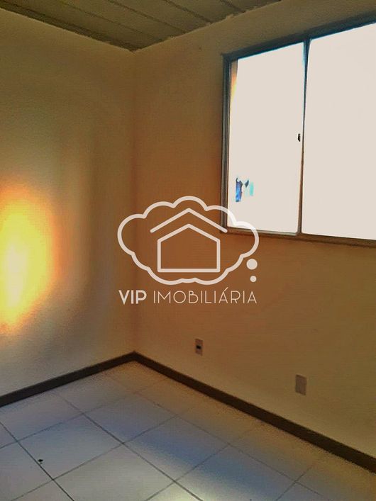 Apartamento de 2 qtos no 1º andar, condomínio com portaria 24 horas em Cosmos - RJ.