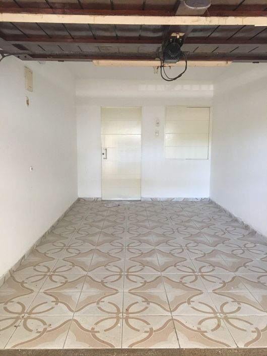 Casa para venda. Com 250 metros quadrados e 3 quartos em Farol - Maceió - AL.