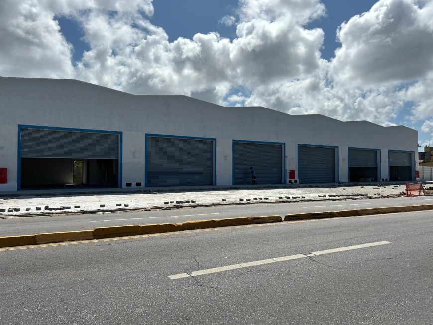 ILZA SABINO ALUGA GALPÃO NOVO em ÓTIMA LOCALIZAÇÃO