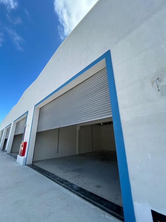 ILZA SABINO ALUGA GALPÃO NOVO em ÓTIMA LOCALIZAÇÃO