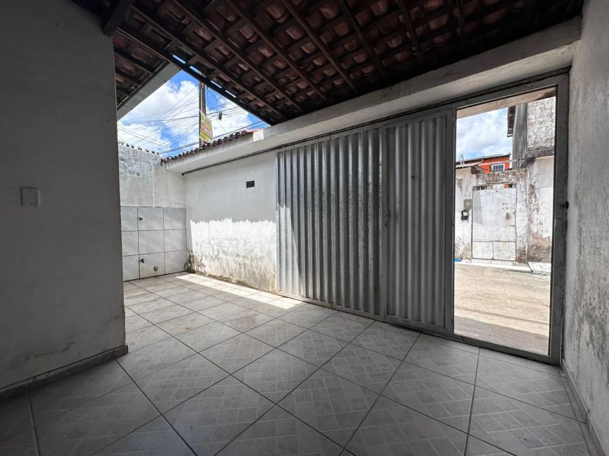 Casa com 02 quartos e 120m² na Santa Amélia - Maceió - AL