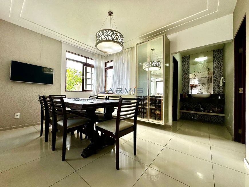 Casa à venda no Jardim do Horto-R$ 1.300.000,00