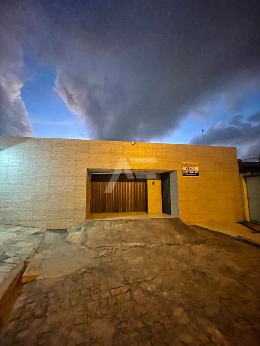 Vendo! Ótima casa espaçosa, 5 quartos em Ponta Grossa - Maceió -AL