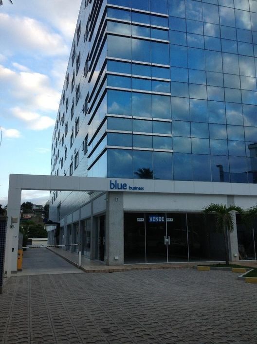 Vendo sala comercial já alugada, com 25m² no melhor comercial do Pechincha.