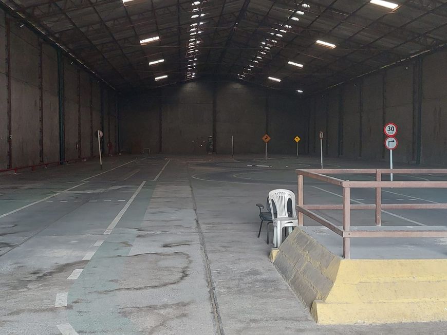 Galpão/Depósito/Armazém disponível p aluguel com 2.106m2 no Tabuleiro do Martins-Maceió/AL