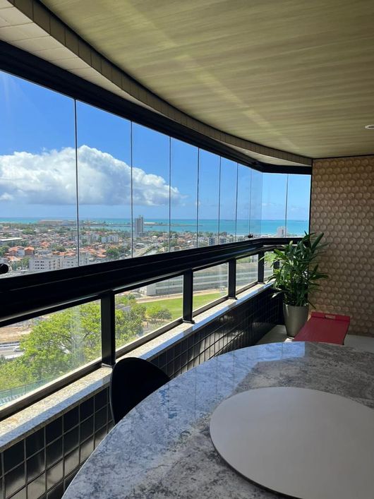 Edf. Giardino Di Mare possui 180 metros quadrados com 4 quartos em Farol - Maceió - AL