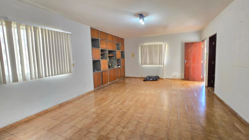 ALUGO CASA RESIDENCIAL OU COMERCIAL! 4/4 R$5.000,00
