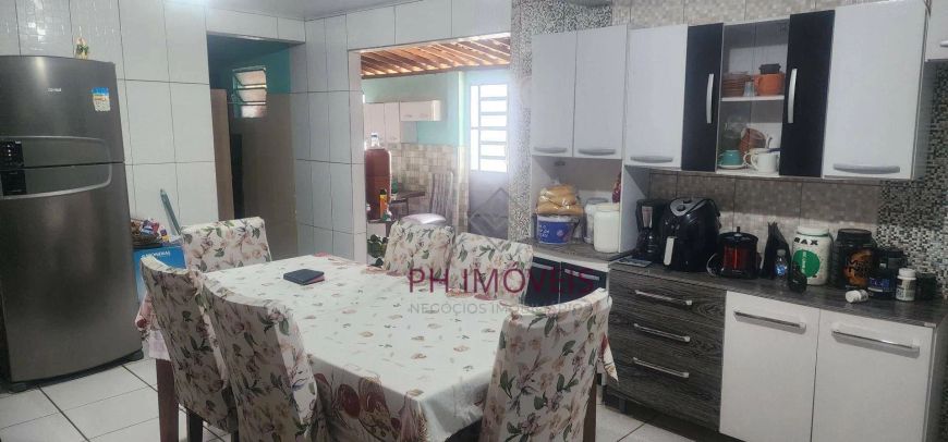 Casa no Bairro do Benedito Bentes com 3 dormitórios sendo 2 suítes - 192m²