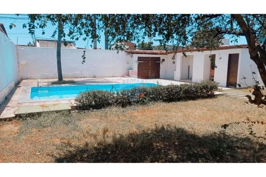 Charmosa Casa em Maceió: Conforto e Investimento
