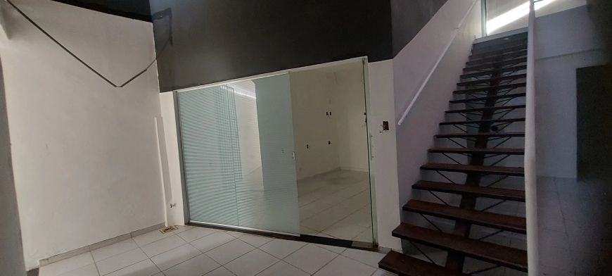 Imóvel para aluguel tem 300 metros quadrados em Gruta de Lourdes - Maceió - AL