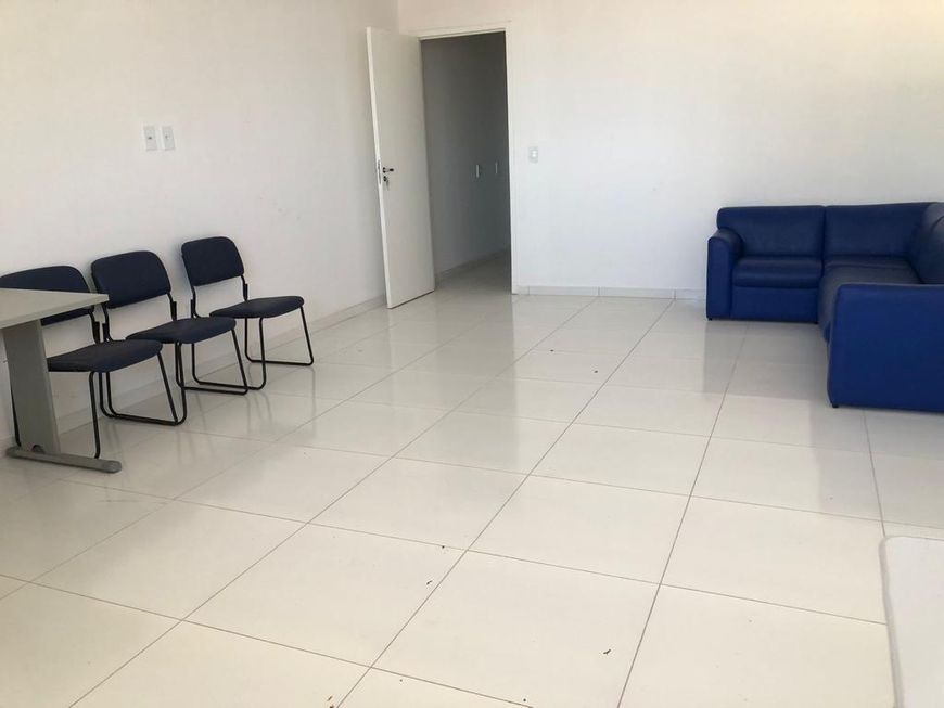 PS: VENDO SALA COMERCIAL REFORMADA, COM ESPAÇO PARA RECEPÇÃO