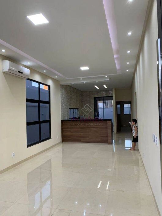 Casa em Condomínio Fechado no Antares com 3 quartos sendo 2 suítes - 240m²